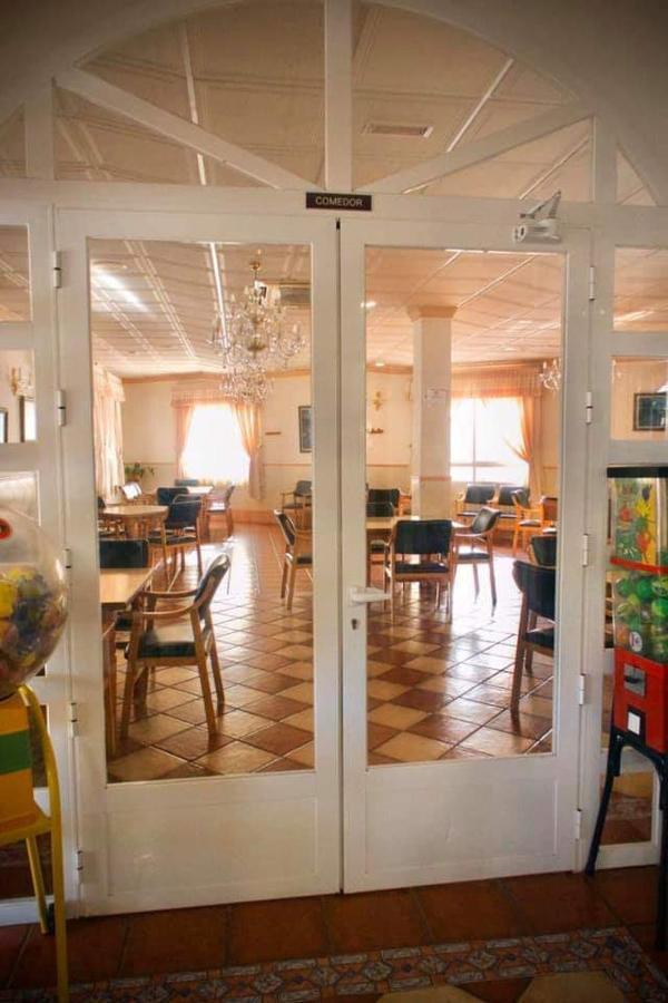 Hostal Jaufil Zújar Buitenkant foto