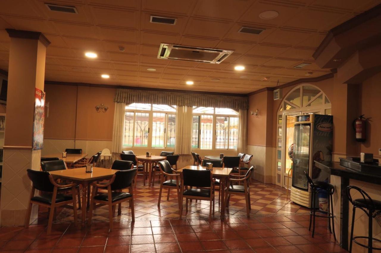 Hostal Jaufil Zújar Buitenkant foto
