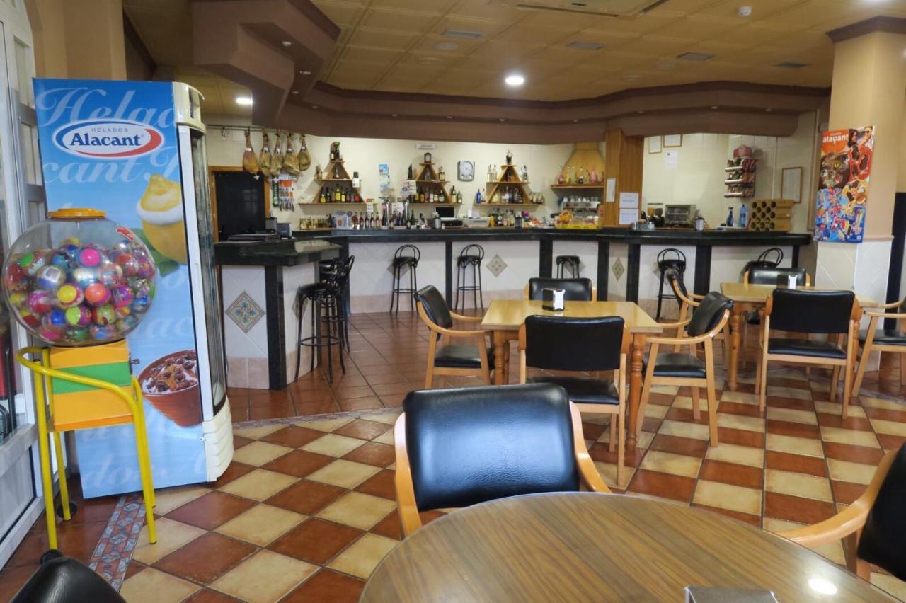 Hostal Jaufil Zújar Buitenkant foto