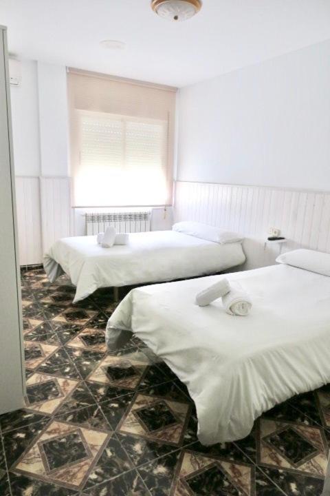 Hostal Jaufil Zújar Buitenkant foto